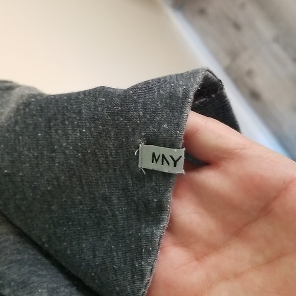 Andrew Marc New York grey draped waterfall sweater soft fiber size Xlarge EUC - Picture 5 of 7